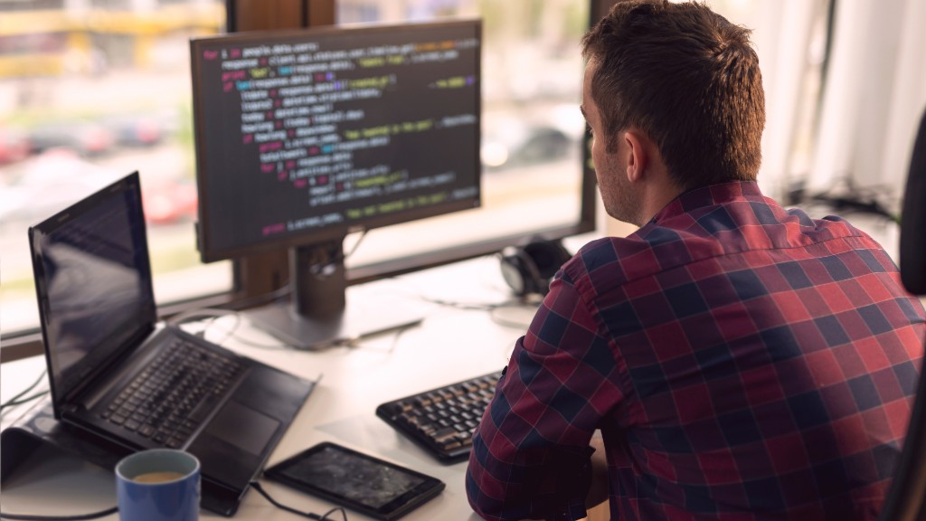 Equipo revisando métricas y coordinación operativa